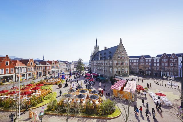 Kyushus Largest Fireworks Display: Huis Ten Bosch & Kyushu Grand Fireworks Festival Day Trip (Departing from Fukuoka) - Choosing the right ticket package