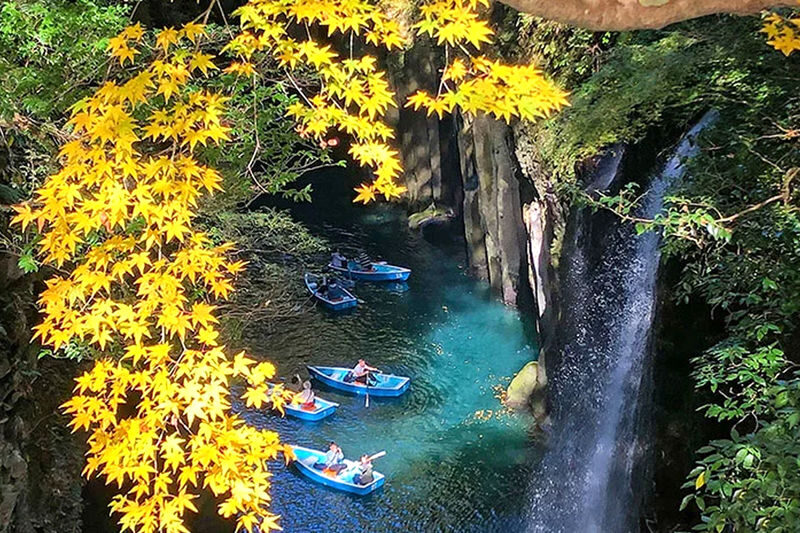 Kyushu Takachiho One-Day Tour | Takachiho Gorge Boat Ride-Kamishikimi Kumanoza Shrine/Takachiho Mini-Train-Mount Aso-Kusasenri (Departing from Kumamoto) - Is the price good value?