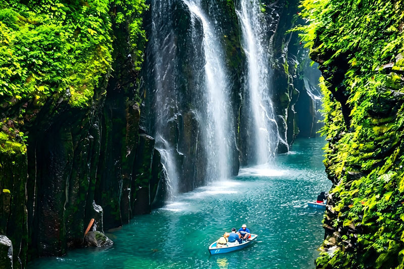 Kyushu Takachiho Secret One-Day Tour: Takachiho Railway + Takachiho Gorge (Boat Experience) + Amano Iwato Shrine - At a glance