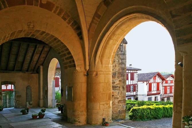 La Bastide Clairence - Village of Artists and Delicacies - Artistic Community