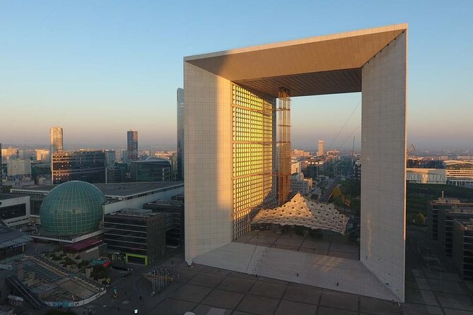La Defense Private Transfer to Airport or Central Paris - Pricing and Lowest Price Guarantee
