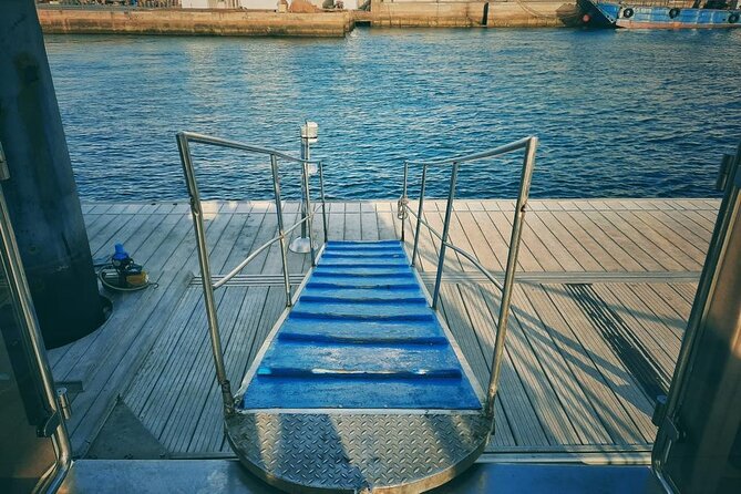 La Graciosa a Tu Disposición (Traslado En Autobús Y Boleto De Ferry De Regreso) - Limited Time for Activities