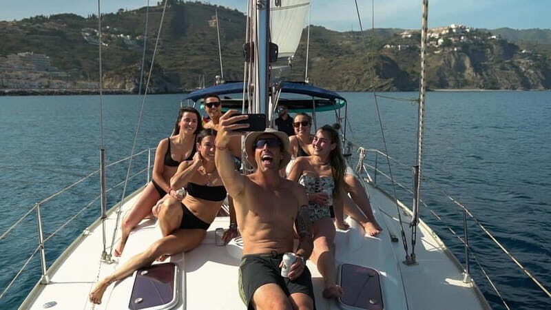 La Herradura: Sailing with a view of dolphins - The Details that Matter