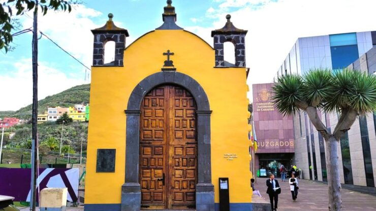La Laguna: Varied Old Town Self-guided Walk - Booking Details