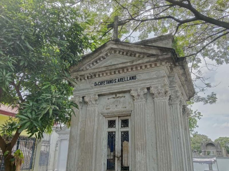 La Loma Catholic Cemetery Walking Tour - A Genuine Journey Through History and Culture  