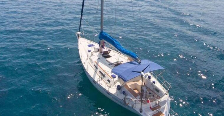 La Maddalena Arcipelago: sailing tour among the Islands - The Boat and Crew Experience