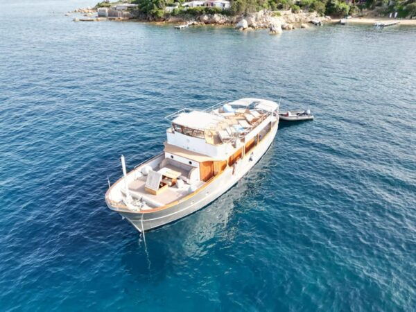 La Maddalena: Motor Yacht Tour La Maddalena Islands From Palau - Frequently Asked Questions