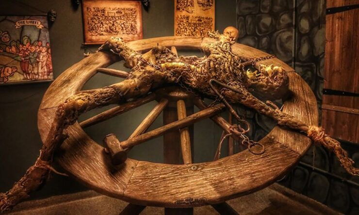 LA: Medieval Torture Museum Ticket With Ghost Hunting - Experience Highlights