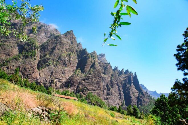 La Palma: Guided Hike in Caldera De Taburiente National Park - Starting Times and Meeting Points