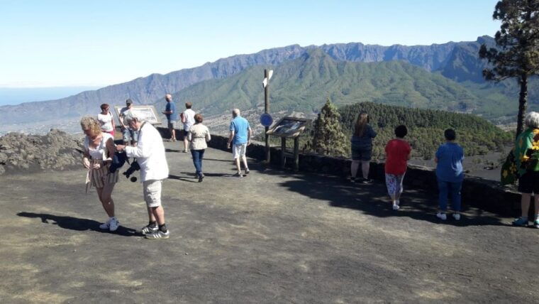 La Palma: San Antonio and Teneguia Volcanoes Tour by 4x4 Bus - Exploring the Volcanic Landscapes