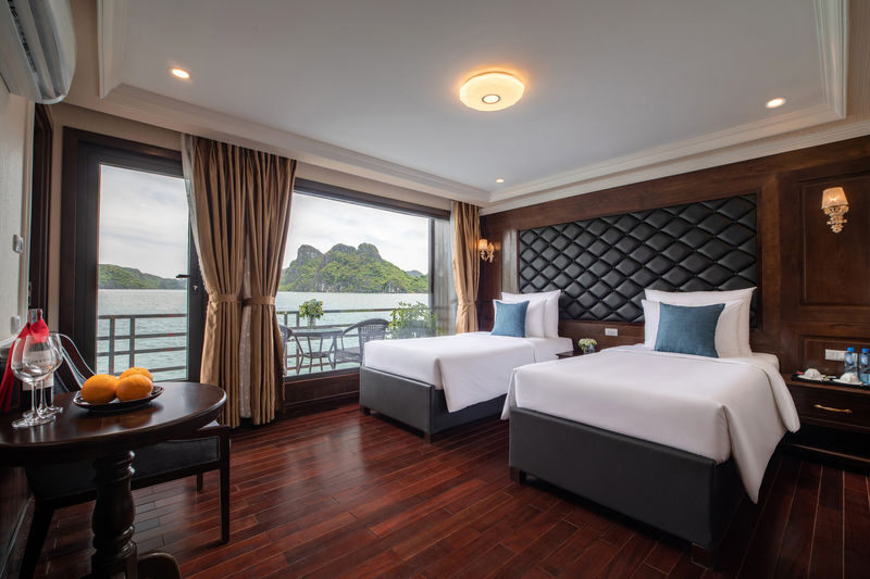 La Pandora 2D1N Cruise: Ha Long Bay & Lan Ha Bay Tour - Two bays, one night aboard