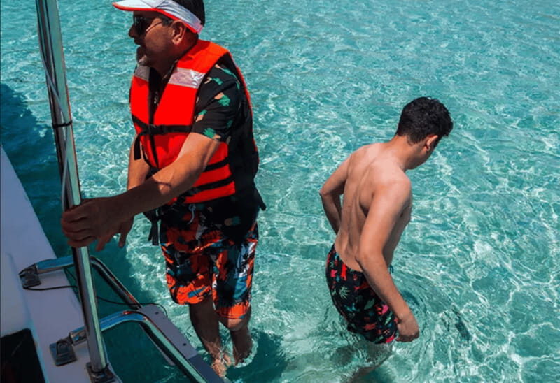 La Paz: Boat ride to Espiritu Santo island and sloop - Authentic Encounters and Practical Tips