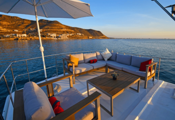 La Paz: Deluxe Yacht Adventure With Paddleboarding - Not Suitable For