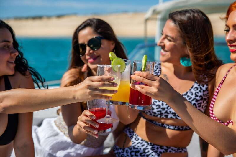 La Paz: Espiritu Santo Island and Balandra Bay Day Cruise - What Makes This Experience Stand Out?