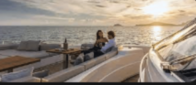 La Paz: Ferreti 53 Yacht Charter - Onboard Amenities and Services