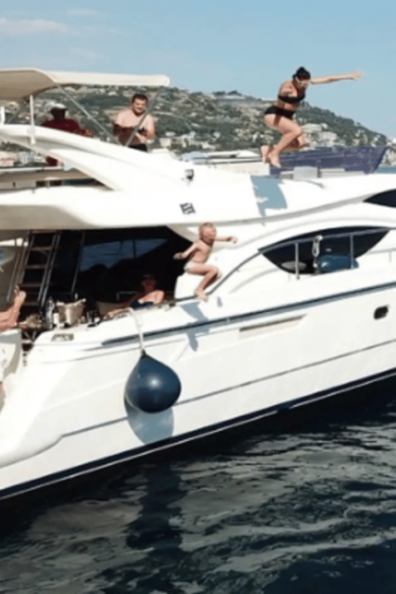 La Paz: Ferreti 53 Yacht Charter - Lasting Memories and Joy