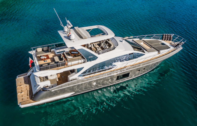 La Paz: Yacht Charter - Azimut 66' - Expert Trip Planning