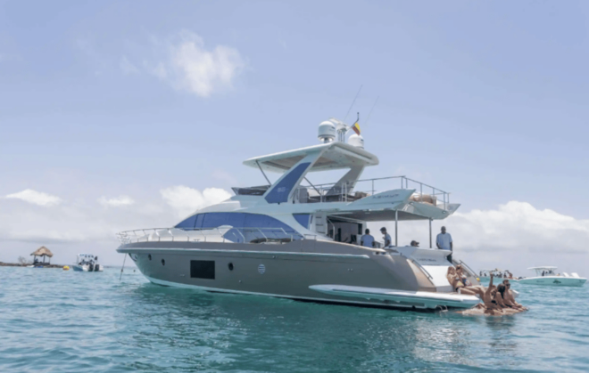 La Paz: Yacht Charter - Azimut 66' - Booking and Availability