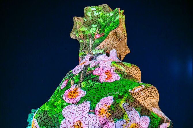 La Pedrera Night Experience: Visita a La Exhibición Audiovisual En La Terraza De La Azotea - The Sum Up