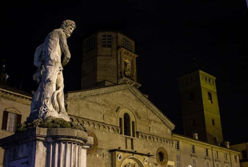 La Reggio Noire: a tour of the crime stories of the past by Night. - Introduction