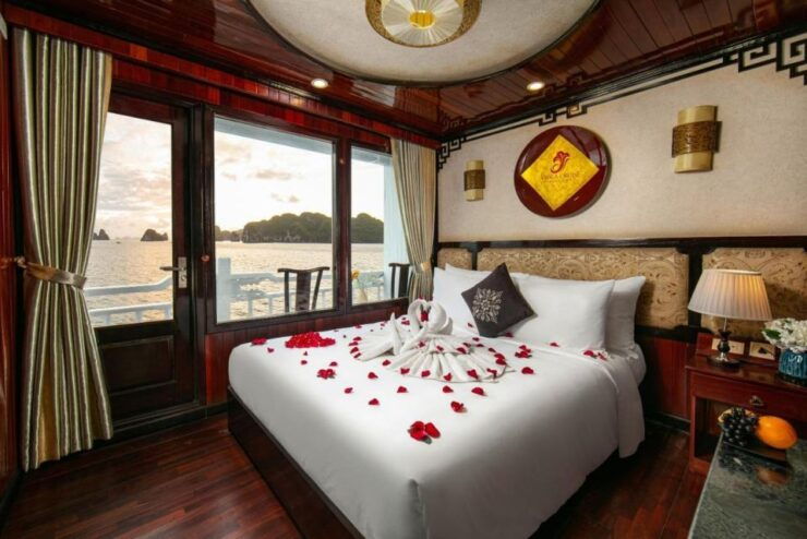 La Regina 4 Star Cruise - Visiting Bai Tu Long Bay - Itinerary Details