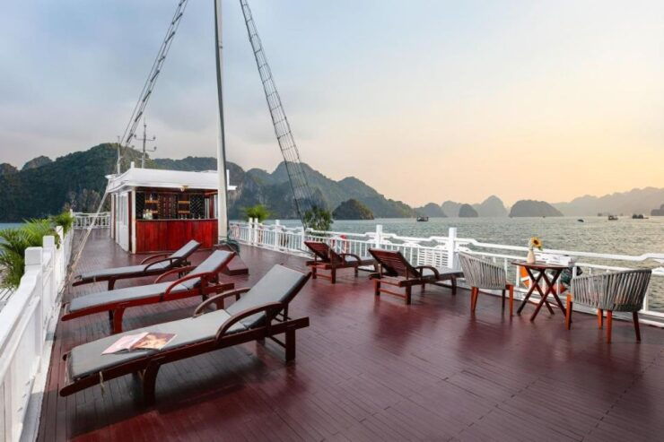 La Regina 4 Star Cruise - Visiting Bai Tu Long Bay - Accommodation Features