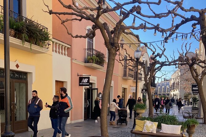 La Roca Village: Private Round-Trip Transfer - Overview and Pickup Details