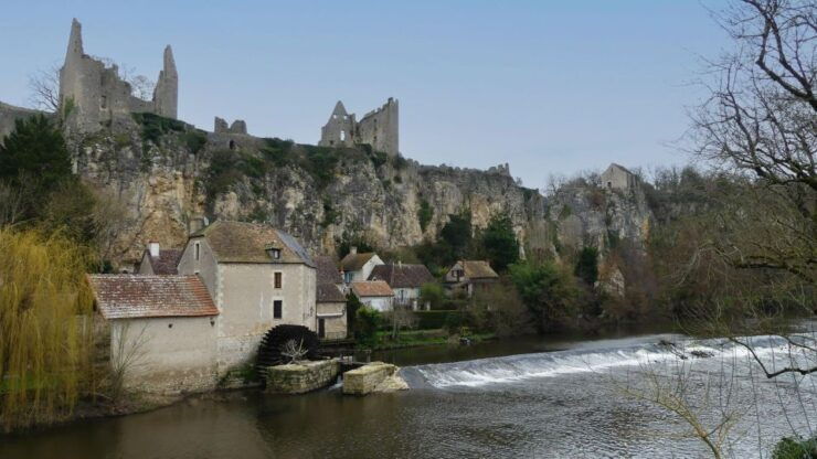 La-Roche-Posay: Half-Day Trip to Angles-sur-LAnglin - Trip Overview