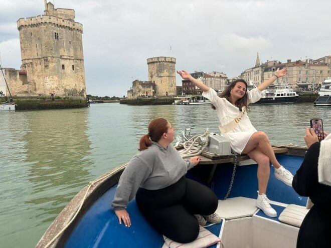 La Rochelle - 2-Hour Chilled Cruise for Friends - Whats Included in the Package