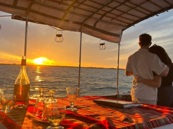 La Rochelle - 2-Hour Chilled Cruise for Friends - Preparing for Your Cruise