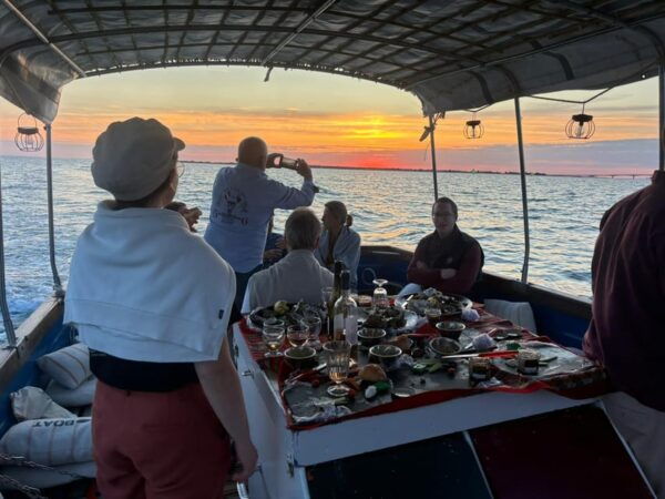 La Rochelle - 2-Hour Chilled Cruise for Friends - Meeting Point and Logistics