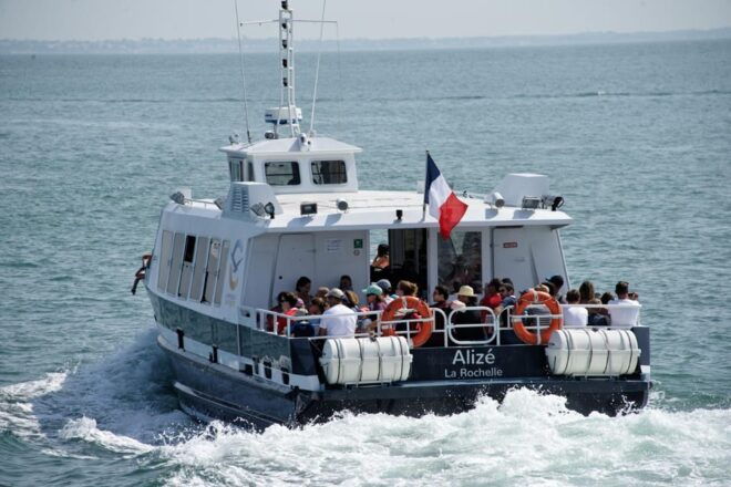 La Rochelle and Its 3 Ports (1h45) - Safety Measures on Board