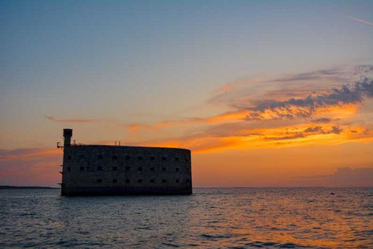 La Rochelle: Fort Boyard at Sunset (2h00) - Key Points