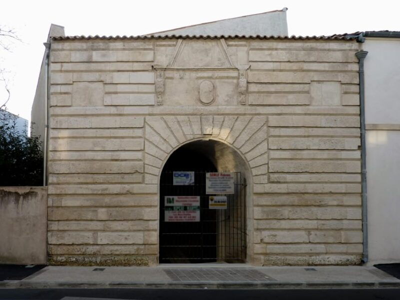 La Rochelle: Siege of La Rochelle Guided Walking Tour - Good To Know