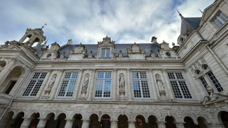 La Rochelle: Tour of the City With Fort Boyard Boat Trip - Exploring the Port of La Rochelle