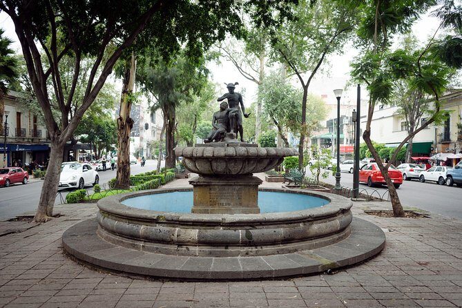 La Roma's Famous Sights and Local Lore: A Self-Guided Audio Tour - The Itinerary: What You’ll Discover