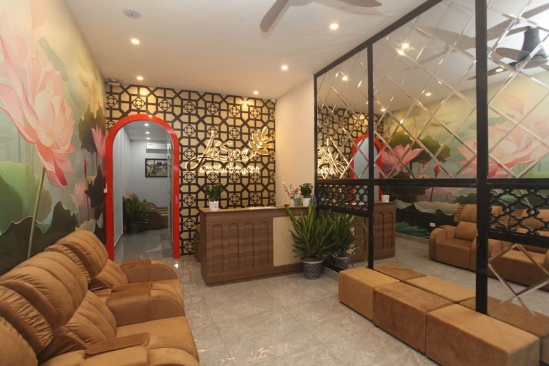 La Spa 65 Hang Cot: Herbal Hair Wash & Massage - A menu for more than one kind of spa break