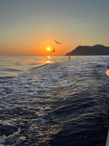 La Spezia: Cinque Terre Morning or Sunset Tour With Aperitif - What to Bring