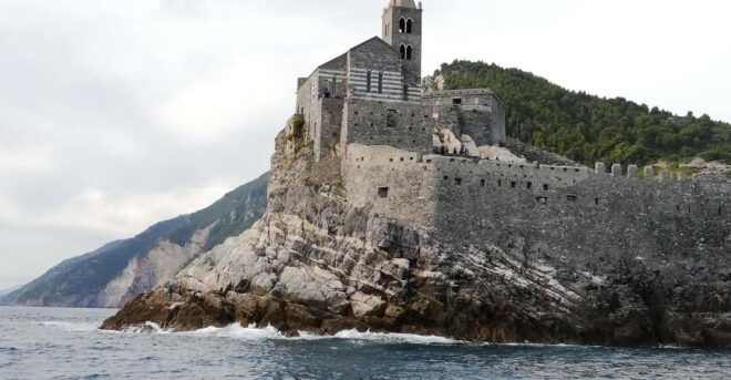 La Spezia: Gulf Tour, Lerici, Palmaria Island, Portovenere - Dining Experience Onboard