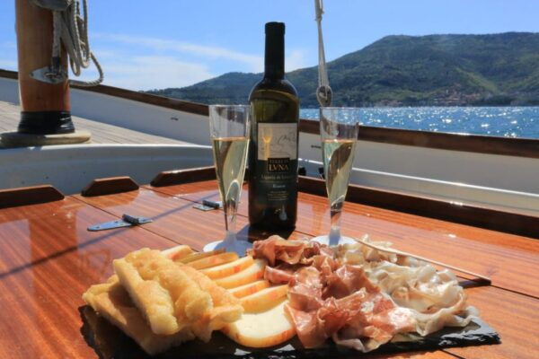La Spezia: Sunset Boat Tour With Aperitif - The Sum Up