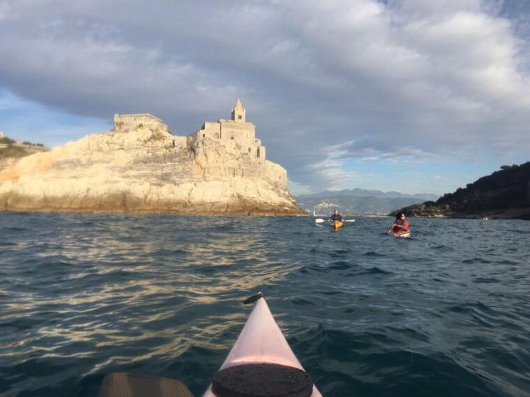La Spezia: Sunset Kayak & Caves Tour With Swimming & Aperitif - Meeting Point and Directions