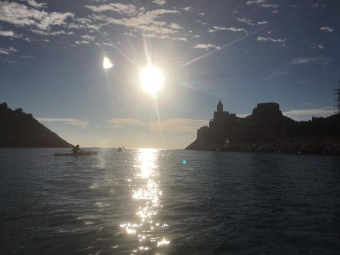 La Spezia: Sunset Kayak & Caves Tour With Swimming & Aperitif - Tips for an Enjoyable Kayaking Experience
