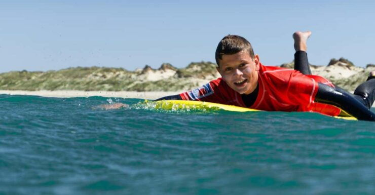 La Torche: Surf Lessons in the Best Waves - Key Points