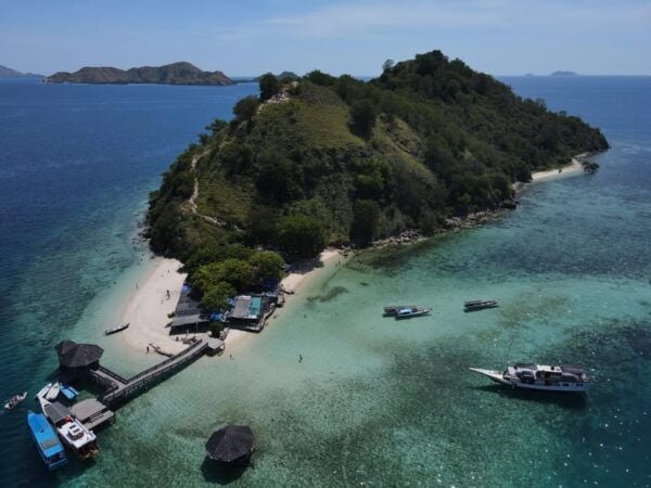 Labuan Bajo: 2-Day 1-Night Tour With Komodo and Pink Beach - Booking and Cancellation Policy