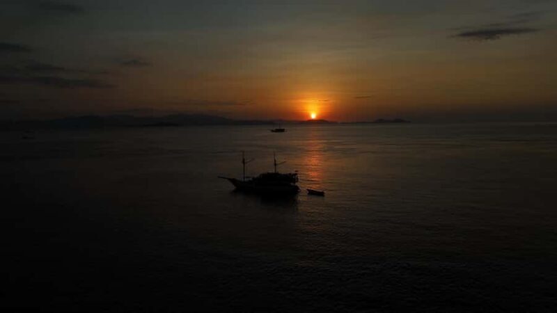 Labuan Bajo: 2 Nights Komodo Liveaboard on Phinisi Boat - The Pros and Cons of a Liveaboard in Komodo