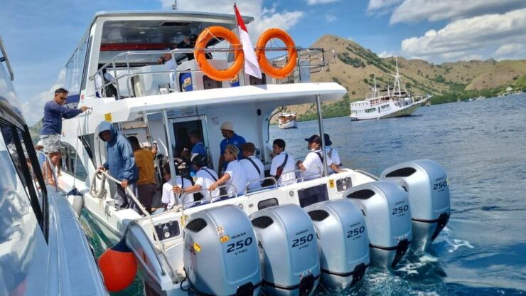 LABUAN BAJO EXCURSIONS : DAY SEA TOUR - Itinerary Details