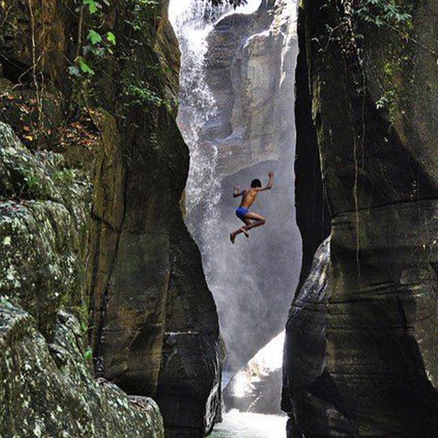 Labuan Bajo: Explore Slyvia Hils & Swim in Rangko Cave - Tour Details in Labuan Bajo