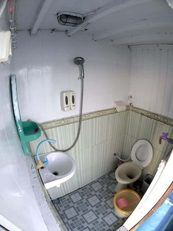 Labuan Bajo: Komodo 2D1N on Qifadjah Overnight Calm Sailing - Itinerary Breakdown