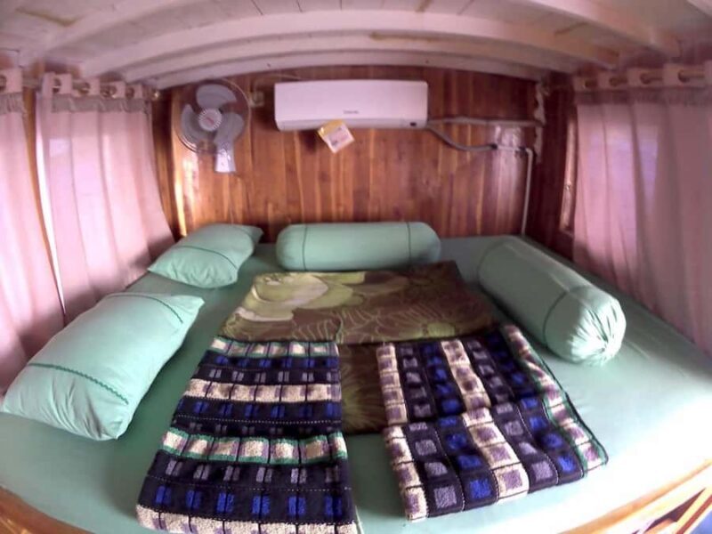 Labuan Bajo: Komodo 2D1N on Qifadjah Overnight Calm Sailing - Pricing and Value