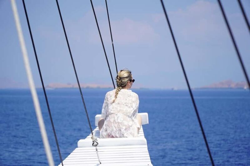 Labuan Bajo: Romantic Komodo Island Hopping for Couples - What to Expect from the Romantic Komodo Island Hopping Tour